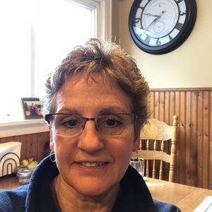 Meet your Posher, Carla